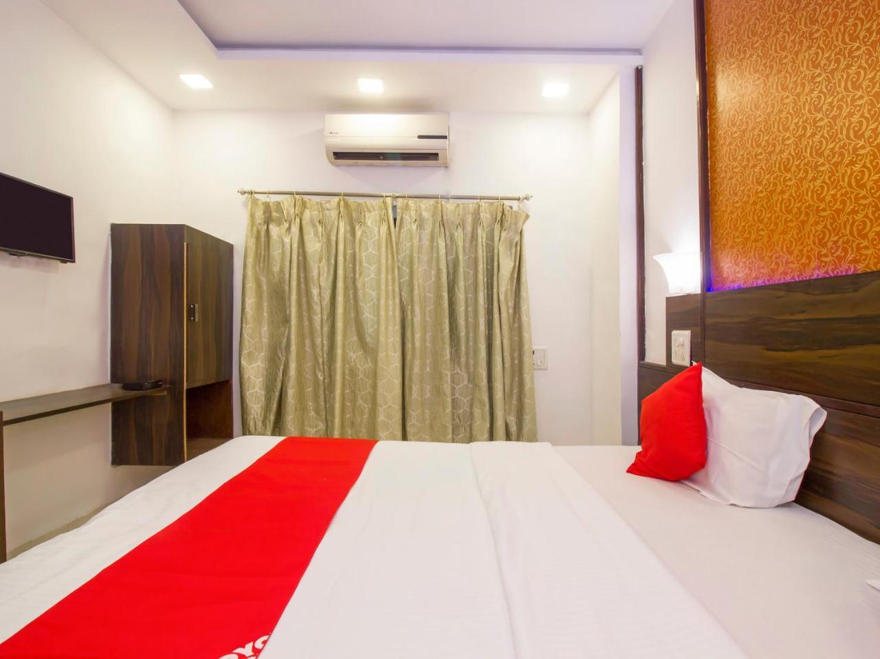 Oyo Flagship 19825 Hotel Panchratna Panvel Exterior foto