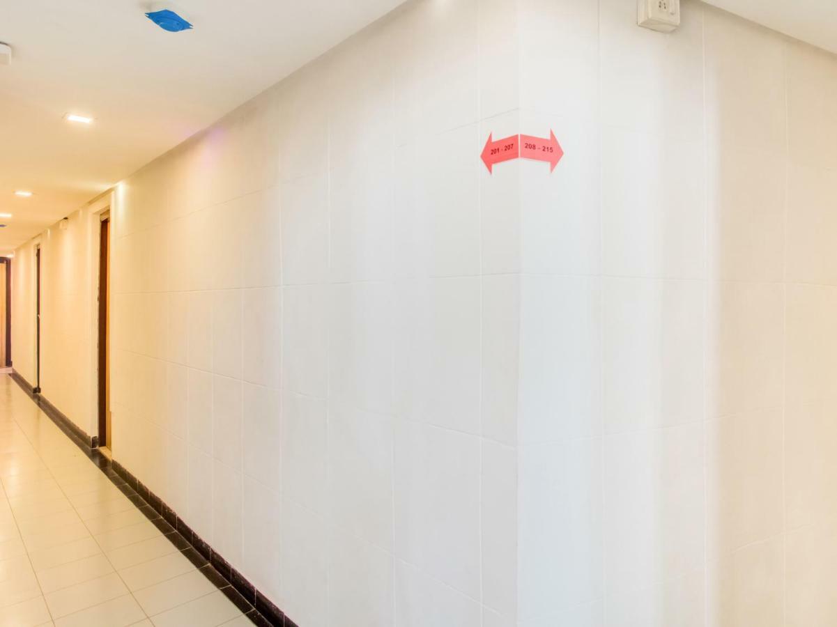 Oyo Flagship 19825 Hotel Panchratna Panvel Exterior foto
