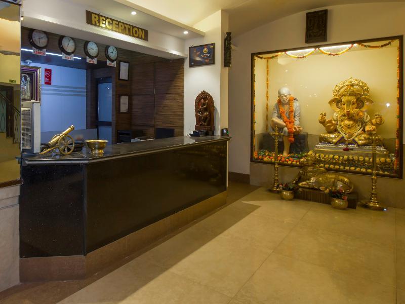 Oyo Flagship 19825 Hotel Panchratna Panvel Exterior foto