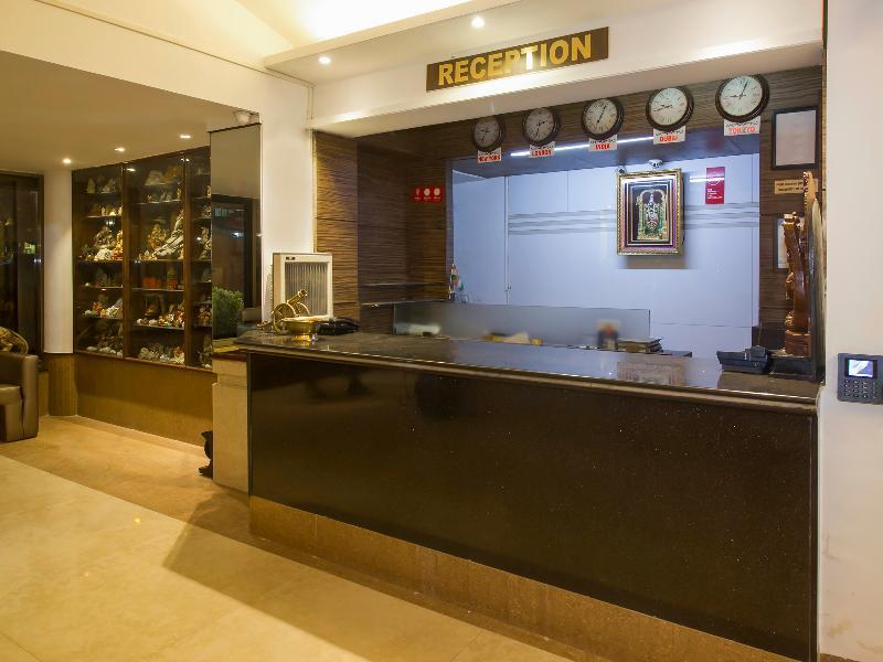 Oyo Flagship 19825 Hotel Panchratna Panvel Exterior foto